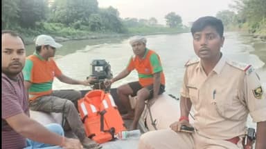 कुमारखंड: रोता सूरसर नदी में मछली पकड़ने के दौरान एक अधेड़ व्यक्ति डूबा, एसडीआरएफ और कुमारखंड थानाध्यक्ष कर रहे हैं खोजबीन