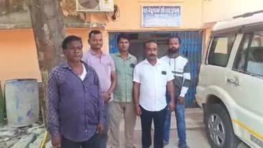 ଘସିପୁରା: ଶଢ଼ା ଓ ଢେଙ୍କା ଅଞ୍ଚଳର ଟ୍ରକ ମାଲିକ ମାନେ ବିଭିନ୍ନ ଦାବିରେ ଆନନ୍ଦପୁର ଉପଜିଲ୍ଲାପାଳଙ୍କୁ ଦାବିପତ୍ର ପ୍ରଦାନ