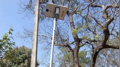रायडीह: वन विभाग ने तीन गांवों में लगाईं चार सोलर स्ट्रीट लाइटें, लोगों में खुशी