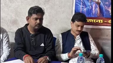 রামপুরহাট ১: রামপুরহাট পুরসভার ০৫ নং ওয়ার্ডে SIR সহায়তা ক্যাম্প পরিদর্শন করলেন রামপুরহাট পুরসভার চেয়ারম্যান সৌমেন ভকত