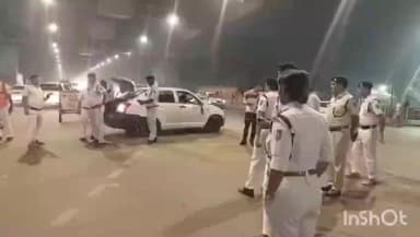 বালি-জগাছা: দিল্লিতে বিস্ফোরণের প্রেক্ষিতে হাওড়া ব্রিজে নাকা চেকিং শুরু করলো হাওড়া সিটি পুলিশ উপস্থিত পুলিশ কমিশনার