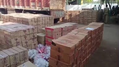 કઠલાલ: ગાડવેલ પાસેથી ઝડપાઈને 1.37 1 કરોડના વિદેશી દારૂ સંદર્ભે પીઆઇ ને સસ્પેન્ડ કરવામાં આવ્યા