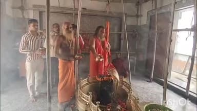 सिरौली गौसपुर: अयोध्या के परमहंस आचार्य ने कुंतेश्वर में पूजा की, मुसलमानों के ईसाइयों के अधिकारों को समाप्त करने की मांग की