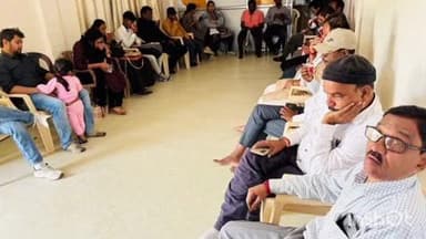 कोतमा: बिजुरी में कुटीर एवं ग्रामोद्योग मंत्री दिलीप जायसवाल ने कार्यालय में लोगों की समस्याएं सुनीं