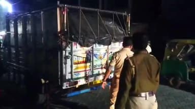 জয়নগর ১: দক্ষিণ বারাসাতে জয়নগর থানার পুলিশের নাকা তল্লাশি