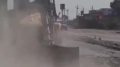 तिंवरी: खबर का असर: बावड़ी NH-62 पर गड्ढों की खबर लगते ही NHAI हरकत में आया, तुरंत शुरू हुआ मरम्मत कार्य