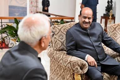 💬 लोकसभा अध्यक्ष ओम बिरला की नागालैंड यात्रा!
🤝 राज्यपाल अजय कुमार भल्ला से शिष्टाचार भेंट — CPA कॉन्फ्रेंस और संसदीय सह...