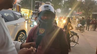 #जहानागंज #पुलिस में #सड़क पर नियम का पढ़ाया पाठ,बाटा हेलमेट काली फिल्म गाड़ियों से हटवाया का नियम का पालन करें*
*#जहान...