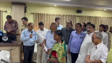 নলহাটি ২: বন্যায় ক্ষতিগ্রস্তদের পাশে মুখ্যমন্ত্রী: বীরভূমে ভার্চুয়াল বৈঠকে সাহায্যের হাত প্রসারিত