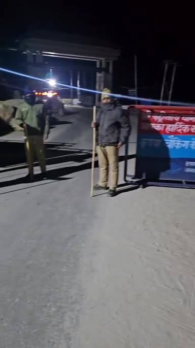 🚨 #चमोली_पुलिस अलर्ट मोड पर! 🚨
दिल्ली में हुए बम ब्लास्ट के बाद चमोली पुलिस ने सुरक्षा व्यवस्था को और कड़ा कर दिया है।
🔹...
