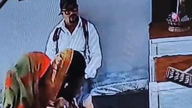 नवागढ़: खरौद में ज्वेलरी दुकान में लूट की वारदात, बाइक सवार 2 बदमाशों ने 20 से 25 सोने की चेन से भरे डिब्बे छिनकर भागे