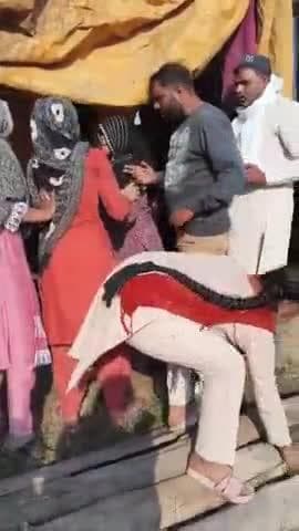 जानसठ: भोपा के गाँव नन्हेडी में मामूली विवाद के चलते कुछ महिलाओं के बीच मारपीट का वीडियो सोशल मीडिया पर वायरल