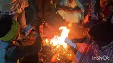 લીમખેડા: જિલ્લામાં રાતે દરમિયાન અચાનક ઠંડીમાં વધારો થતાં રાહદારીઓ મુસાફરો અને મુશ્કેલી તાપણી કરી ઠંડી સામે રક્ષણ મેળવતા નજર પડ્યા