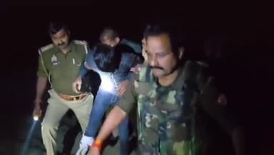 बांसडीह: भेड़िया पुल के समीप शातिर चोर की बांसडीह पुलिस के साथ हुई मुठभेड़, पैर में लगी गोली