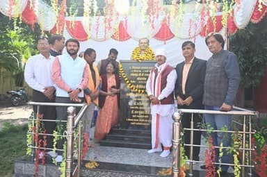 ➡️ अग्रणी कॉलेज में हुआ पं दीनदयाल उपाध्याय जी की प्रतिमा का अनावरण:
➡️ देश के संचालन करने के आधारभूत सिद्धांत एकात्म
म...