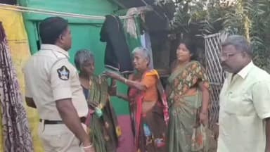 మంత్రాలయం: మతిస్థిమితం లేని ఓ మహిళను కుటుంబ సభ్యులకు అప్పగించిన మంత్రాలయం పోలీసులు