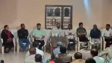 ગરબાડા: ગરબાડાના અભલોડ ગામ ખાતે રાત્રિ સભા યોજઈ, ગામના લોકોને SIR કામગીરી બાબતે કરાયા માહિતીકર્યા