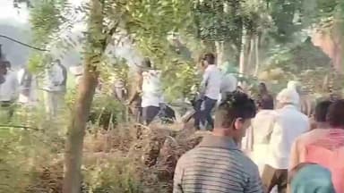 बिल्सी: दीननगर शेखपुर गांव में एक युवक का शव फांसी के फंदे पर लटका मिलने से मचा हड़कंप, मौके पर पहुंची बिल्सी पुलिस