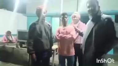 लातेहार: लोहरदगा से भटककर भूषर गांव पहुंचा बच्चा, झामुमो जिला प्रवक्ता ने परिवार से मिलवाया