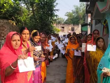 बिहार चुनाव को लेकर पर्व जैसा माहौल।#Phase2 #BiharElection2025
मतदाता बढ़-चढ़कर अपने पोलिंग बूथ पहुँचकर अपने मत का उपयोग कर रहे हैं।