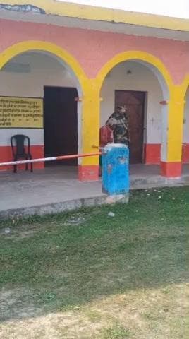 आज दिनांक-11.11.2025 को बिहार विधानसभा चुनाव-2025 के द्वितीय चरण का मतदान कटिहार जिला में शांतिपूर्ण एवं भयमुक्त वातावरण में प्रारंभ हो गया है।
मतदान केंद्रों पर सुरक्षा की व्यापक व्यवस्था की गई है। जिले के विभिन्न बूथों पर शारीरिक रूप से