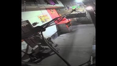 कोल: शिवपुरी में चोर ने घर में घुसकर 5 मिनट में 14.50 लाख के जेवरात की चोरी की, CCTV में कैद