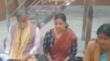 दरभंगा: दरभंगा नगर जन सुराज के प्रत्याशी आर के मिश्रा ने मांगों के लिए महात्मा गांधी प्रतिमा के पास किया अनशन