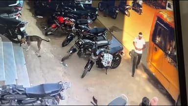 नैनवां: नैनवा कस्बे में चोरों का आतंक जारी, कंप्यूटर क्लासेस के बाहर से चोरी हुई मोटरसाइकिल सीसीटीवी में कैद