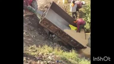 सिरोंज: केतन डेम नहर पर पुलिया से टकराकर पलटी ट्रैक्टर ट्रॉली, किसान को हुआ नुकसान