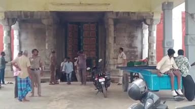 இராஜபாளையம்: தேவதானம் நச்சாடைதவிர்த்த அருளிய சுவாமி திருக்கோவிலில் காவலாளிகள் இருவர் வெட்டிக்கொலை உண்டியல் உடைக்கப்பட்ட நிலையில் போலீசார் விசாரணை