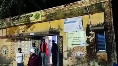 वरला: एबी रोड पर बकवाडी के पास दो मोटरसाइकिलों की टक्कर में चार लोग गंभीर रूप से घायल