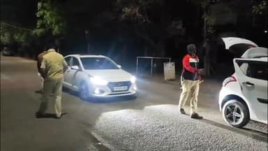 ಬಸವಕಲ್ಯಾಣ: ದೆಹಲಿ ಬಾಂಬ್ ಬ್ಲಾಸ್ಟ್ ಹಿನ್ನೆಲೆ; ಗಡಿ ಜಿಲ್ಲೆ ಬೀದರ್'ನಲ್ಲಿ ಪೊಲೀಸ್ ಇಲಾಖೆ ಹೈ ಅಲರ್ಟ್ ಘೋಷಣೆ; ಬಸವಕಲ್ಯಾಣದಲ್ಲಿ ವಾಹನಗಳ ತೀವ್ರ ತಪಾಸಣೆ