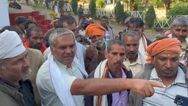 सचिव की तानाशाही से परेशान होकर ग्रामीण पहुंचे जिला पंचायत जशपुर