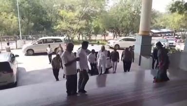 ಬಾಗಲಕೋಟೆ: ಕಬ್ಬು ಹೋರಾಟ ಉಗ್ರ ಸ್ವರೂಪ ಪಡೆದ ಹಿನ್ನೆಲೆ,ನಗರದಲ್ಲಿ ಮತ್ತೆ ಸಕ್ಕರೆ ಕಾರ್ಖಾನೆಗಳ ಮಾಲೀಕರ ಸಭೆ ಕರೆ ಡಿಸಿ ಸಂಗಪ್ಪ