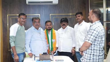 शिवसेना उपविभाग अध्यक्ष विजय सिंग यांनी प्रदेशाध्यक्ष रवींद्र चव्हाण यांच्या उपस्थितीत भाजपात प्रवेश