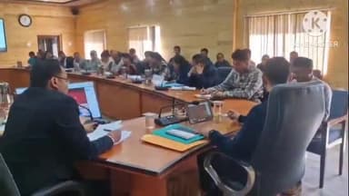 पिथौरागढ़: जौलजीवी मेले की तैयारी को लेकर सीडीओ डॉक्टर दीपक सैनी ने जिला कार्यालय सभागार में की बैठक