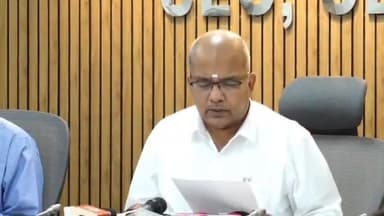 ଭୁବନେଶ୍ବର ମ୍ୟୁନିସିପାଲଟି କର୍ପୋରେସନ: ନୂଆପଡା ଉପନିର୍ବାଚନ ଭୋଟିଂ କୁ ନେଇ କେଶରୀନଗର ଅଫିସରେ ମୁଖ୍ୟ ନିର୍ବାଚନ ଅଧିକାରୀ ଙ୍କ ସାମ୍ବାଦିକ ସମ୍ମିଳନୀ