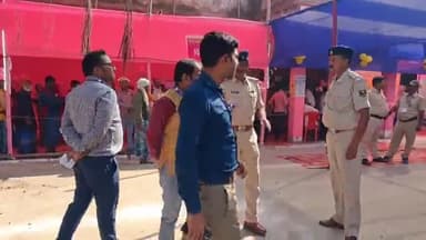 मनिहारी: दिव्यांग, बुजुर्ग और पहली बार मतदान करने वाले युवक-युवतियों में दिखा उत्साह, 1 बजे तक 50% मतदान