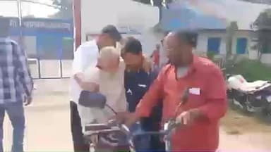 फारबिसगंज: विधानसभा चुनाव में बुजुर्गों ने बढ़-चढ़कर हिस्सा लिया