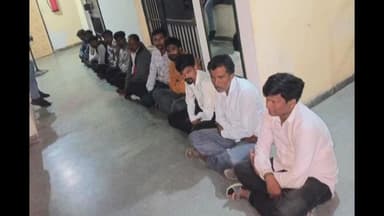 માળીયા: માળીયાના વેજલપર ગામેથી જાહેરમા જુગાર રમતા 11 પત્તા પ્રેમીઓ ઝડપાયા