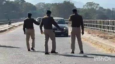 दादासिबा: दिल्ली में हुए आतंकी हमले के बाद संसारपुर टेरेस बॉर्डर पर पुलिस ने बढ़ाई सुरक्षा, आने-जाने वाले वाहनों की चेकिंग की