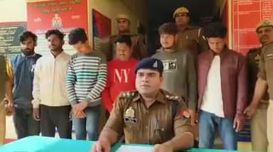 चकिया: चकिया के विभिन्न जगहों से छीनैती करने वाले 6 अभियुक्तों को पुलिस ने किया गिरफ्तार, नगदी समेत देशी तमंचा और कारतूस बरामद