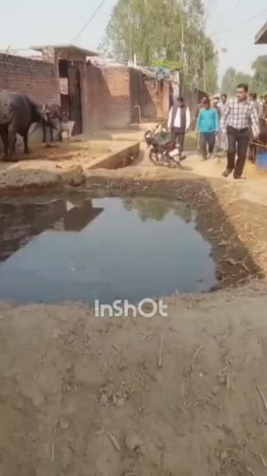 बांगरमऊ: बांगरमऊ के गांव हैबतपुर में जलभराव पर प्रशासन सक्रिय, SDM के निर्देश पर टीम ने लिया जायजा