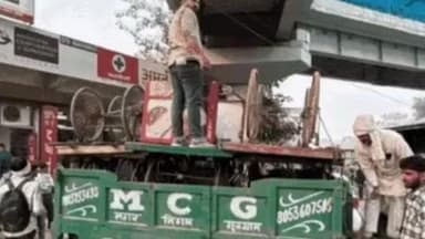 गुरुग्राम: गुरुग्राम में अतिक्रमण हटाओ अभियान, निगम टीम ने फुटपाथ से सामान जब्त कर दुकानदारों को दी चेतावनी