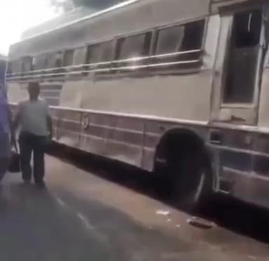 కోడూరు: కోడూరు- రేణిగుంట జాతీయ రహదారి లారీలు డి భారీగా నిలిచిపోయిన వాహనాలు