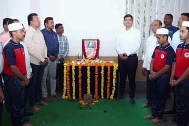 కామారెడ్డి: కామారెడ్డి కలెక్టరేట్ లో మౌలానా అబ్దుల్ కలాం ఆజాద్ జయంతి, నివాళులర్పించిన : జిల్లా కలెక్టర్ ఆశిష్ సాంగ్వాన్