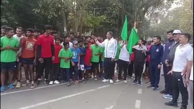 दुमका: राज्य स्थापना दिवस समारोह 2025 के तहत, जिला प्रशासन द्वारा डीसी चौक से रन फॉर झारखंड का आयोजन