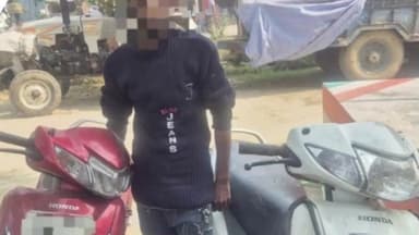 हसनपुरा: एमएच नगर थाना पुलिस ने छापेमारी कर चोरी की दो स्कूटी के साथ एक चोर को गिरफ्तार किया