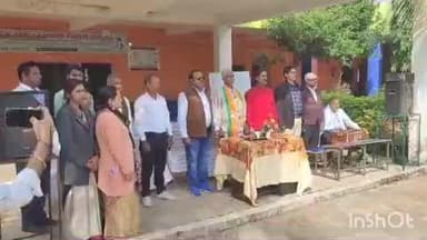 मेराल: मेराल प्रखंड के लातदाग स्थित डीएवी लीलावचन पब्लिक स्कूल में राष्ट्रगीत “वंदे मातरम्” का आयोजन