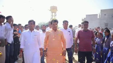 गडरारोड: गडरा रोड में सांसद खेलकूद प्रतियोगिता का हुआ आगाज, कई टीमों ने शुरुआत में दिखाया दमखम